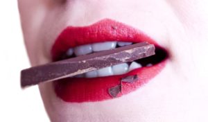 Chocolate dá espinha?  Páscoa sem culpa, Dia Nacional do Chocolate