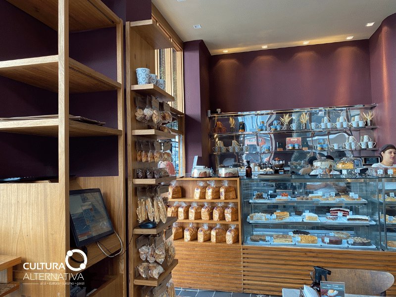 Café Cardin no Leblon - Cultura Alternativa
